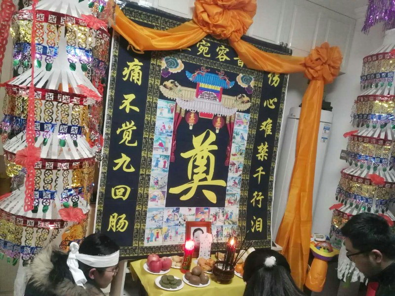 广东省广州市灵车接运 穿寿衣