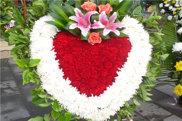 广东海珠丧葬用品 寿衣骨灰盒