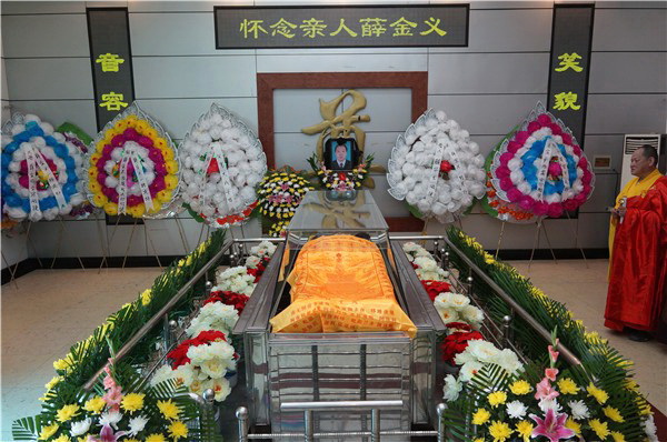 广东省越秀区灵堂灵车 殡葬白事一条龙 骨灰盒