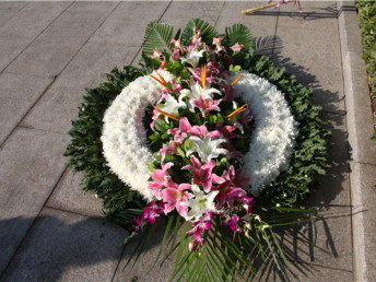 广东省增城穿寿衣 花圈 殡葬一条龙