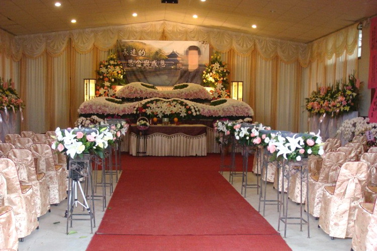 广东省荔湾殡仪策划 殡葬一条龙 花圈