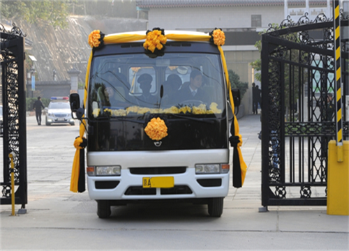 广东省荔湾区殡仪一条龙办理 灵堂灵车